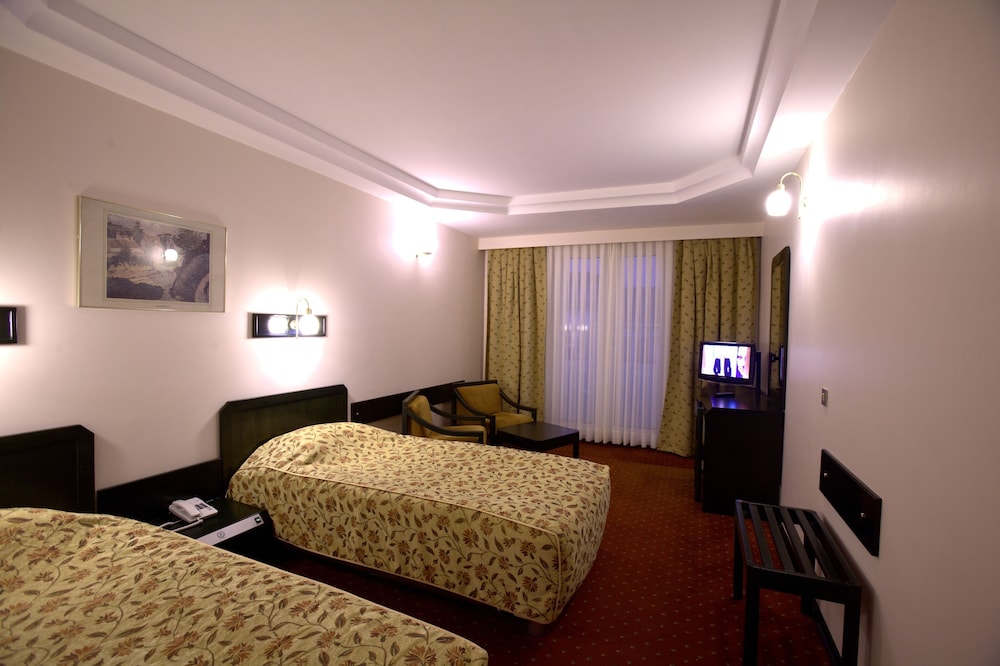 Deluxe Family Room photo 1