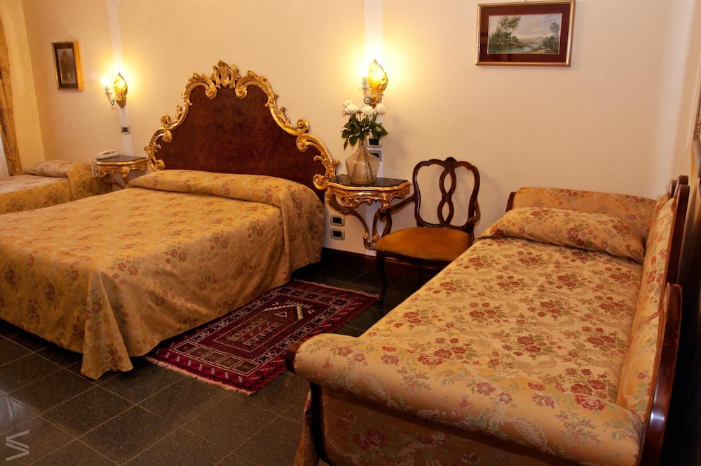 Superior Quadruple Room photo 2