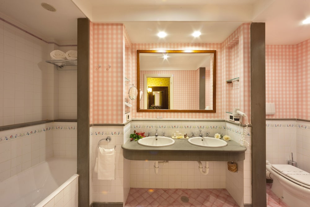 Classic Double Room - Photo 4
