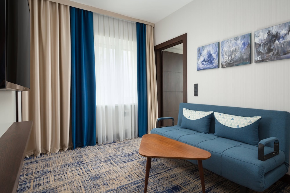 Junior Suite, 1 Bedroom - Photo 2