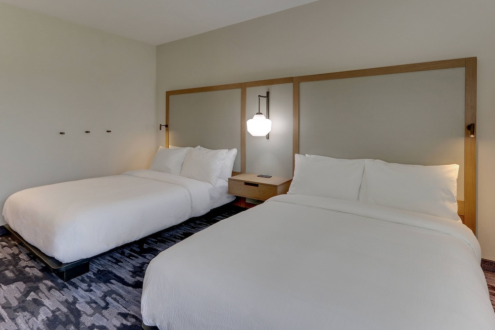 Room, 2 Queen Beds - Photo 6