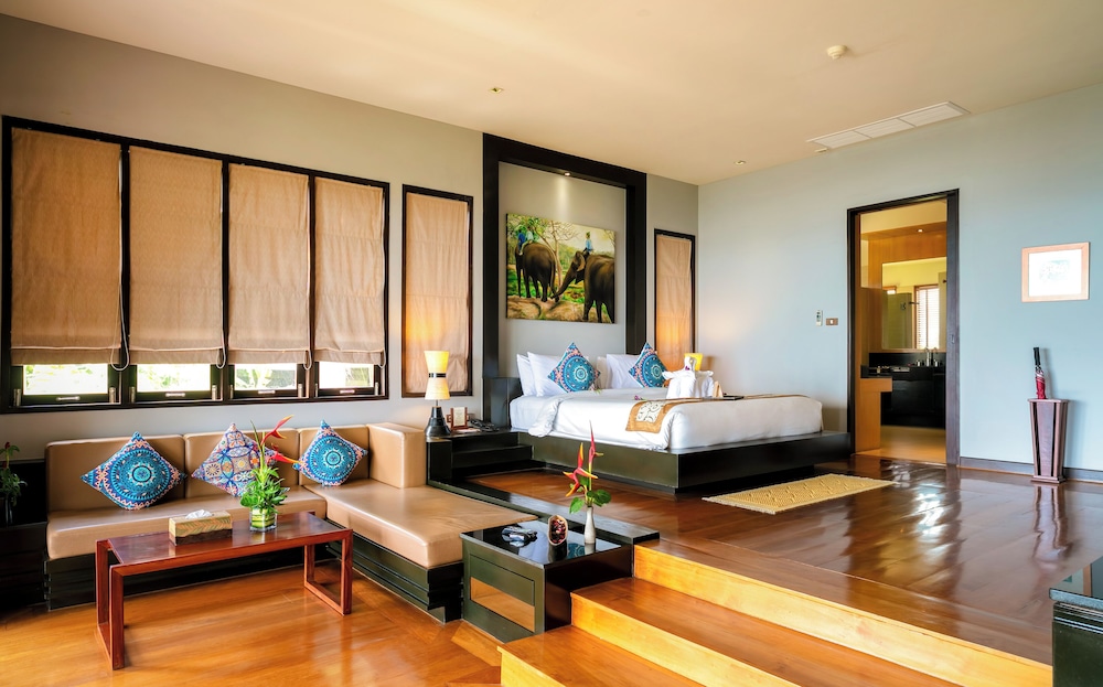 Grand Thai with Natural Ocean View & Spa Bath - Photo 9