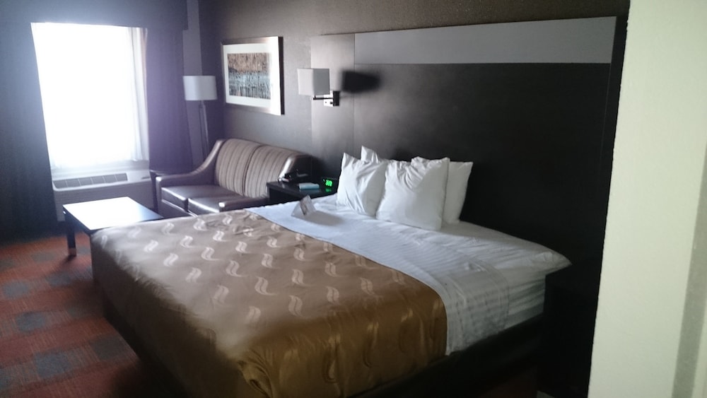 Standard Room, 1 King Bed, Smoking photo 2