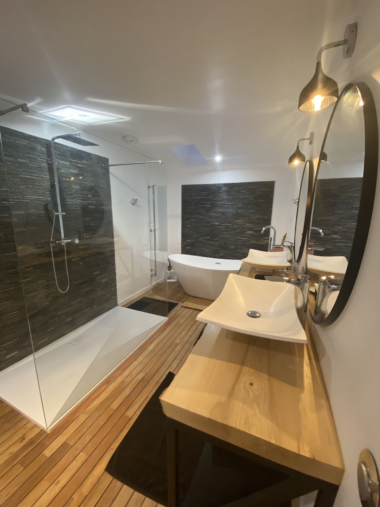 Elite Double Room, 1 Bedroom, Non Smoking, Vineyard View photo 3