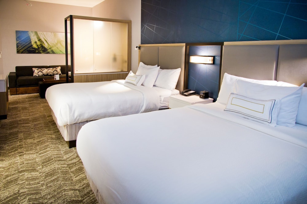 Suite, Multiple Beds (Hearing Accessible) photo 2