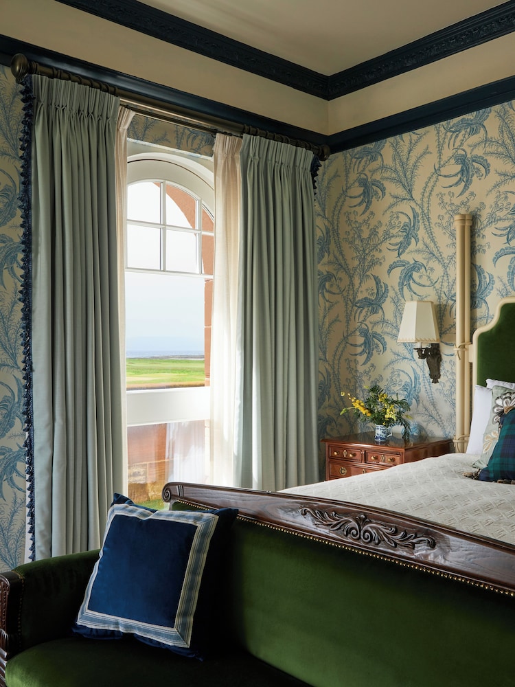 Deluxe Room, 1 King Bed, Sea View (Marine Sea View King or Twin) - Photo 1
