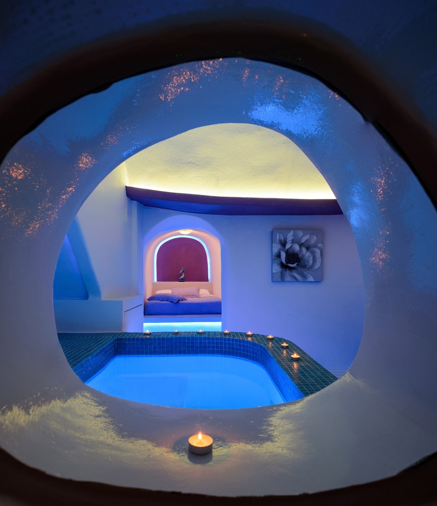 Comfort Suite, Jetted Tub (Cave Caldera Sea and Sunset View), photo 6