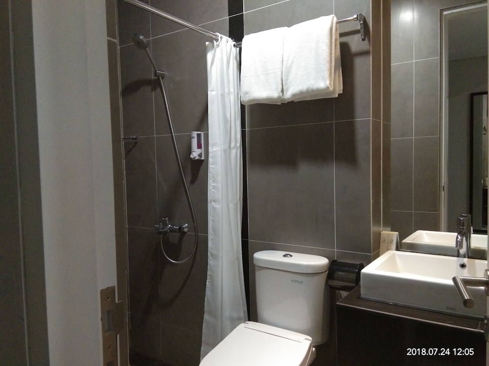Deluxe Room - Photo 6