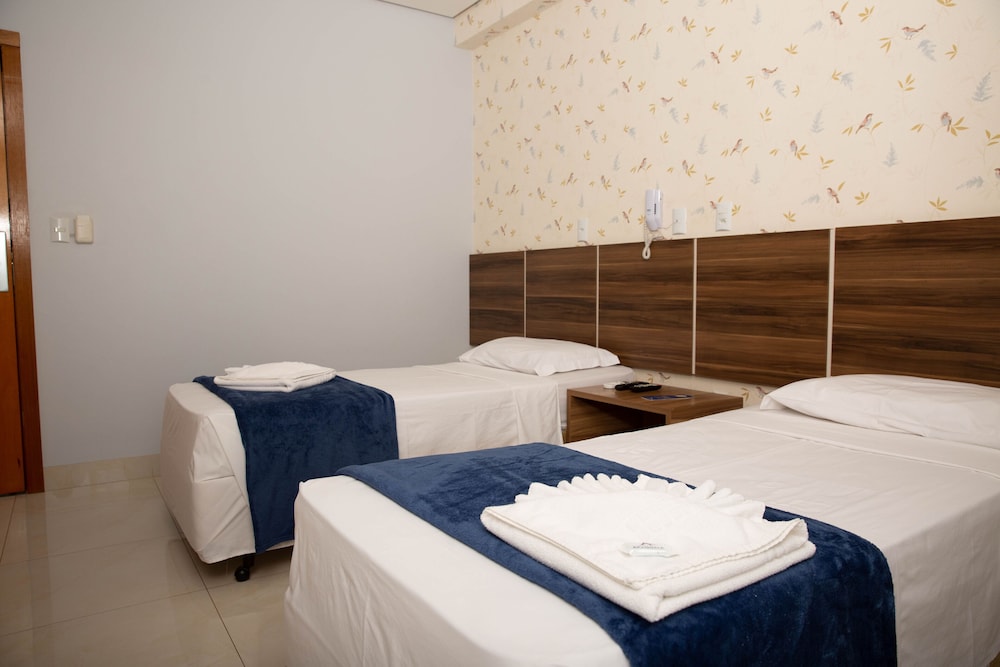 Deluxe Twin Room photo 3