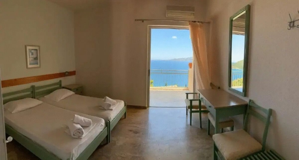 Panoramic Quadruple Room, Sea View