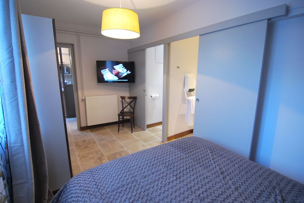 Comfort Apartment, Multiple Beds, Kitchenette, Garden View photo 2