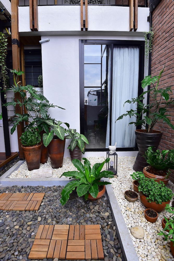 Deluxe Double Room With Garden photo 2