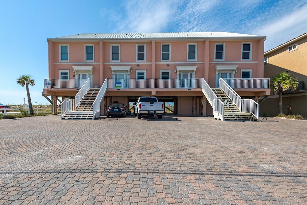 Townhome, 4 Bedrooms photo 2