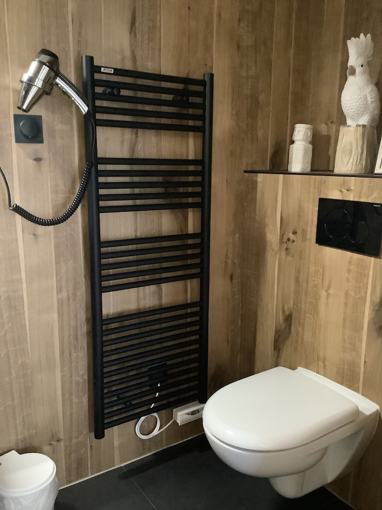 Double Room, Ensuite, Canal View (Chambre 4) photo 3