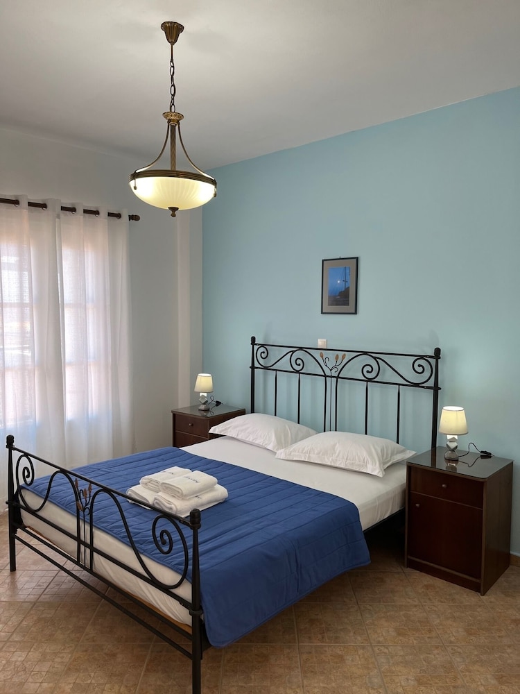 Basic Triple Room photo 2