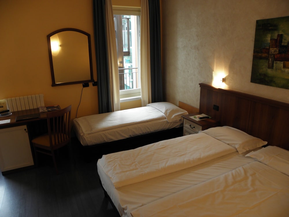 Standard Triple Room photo 2