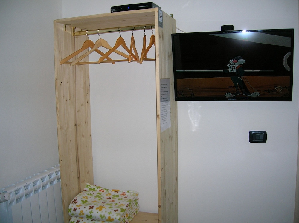 Room, 2 Twin Beds, Private Bathroom photo 3