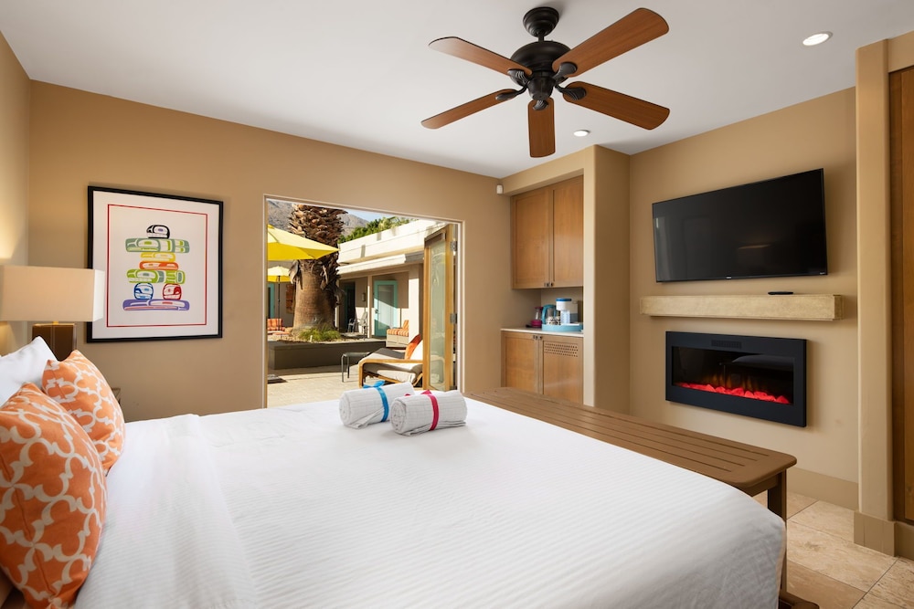 Luxury Suite, Patio, Pool View photo 2