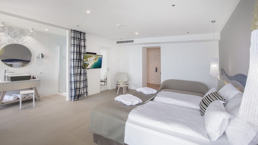 Junior Suite, Sea View Balcony photo 2