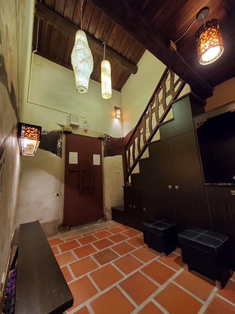 Traditional Quadruple Room - Photo 13