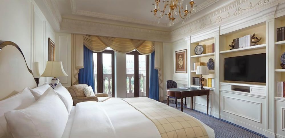 Deluxe Room, 1 King Bed