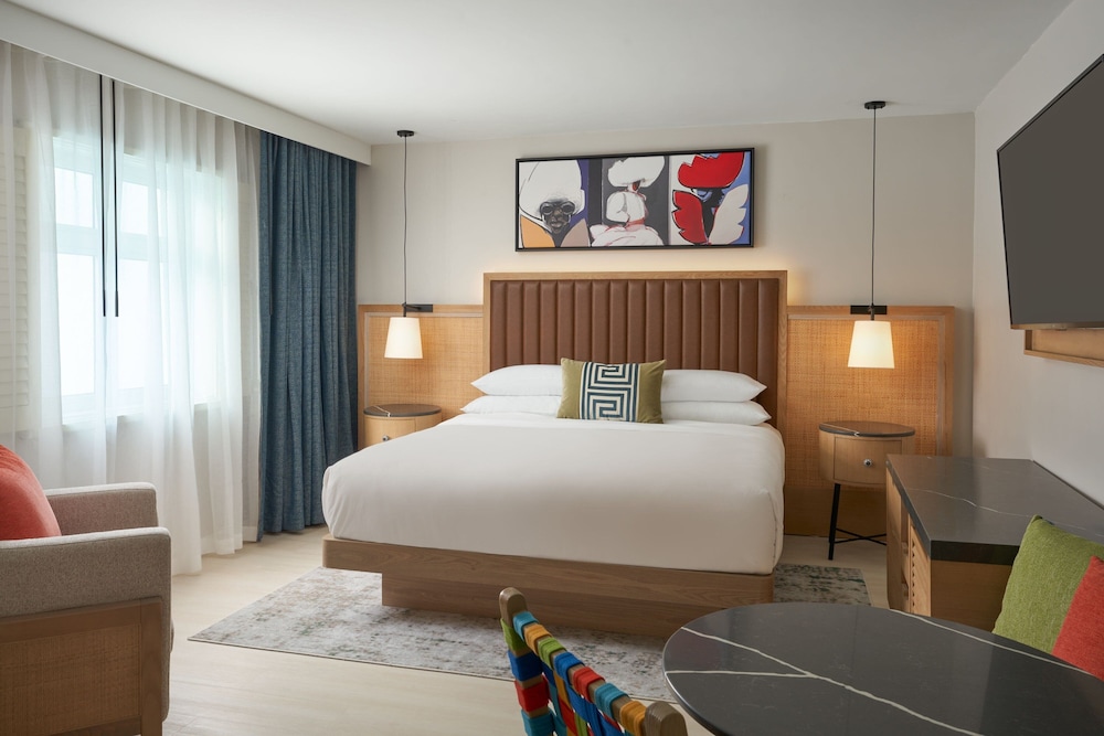 Traditional Room, 1 King Bed - Photo 1