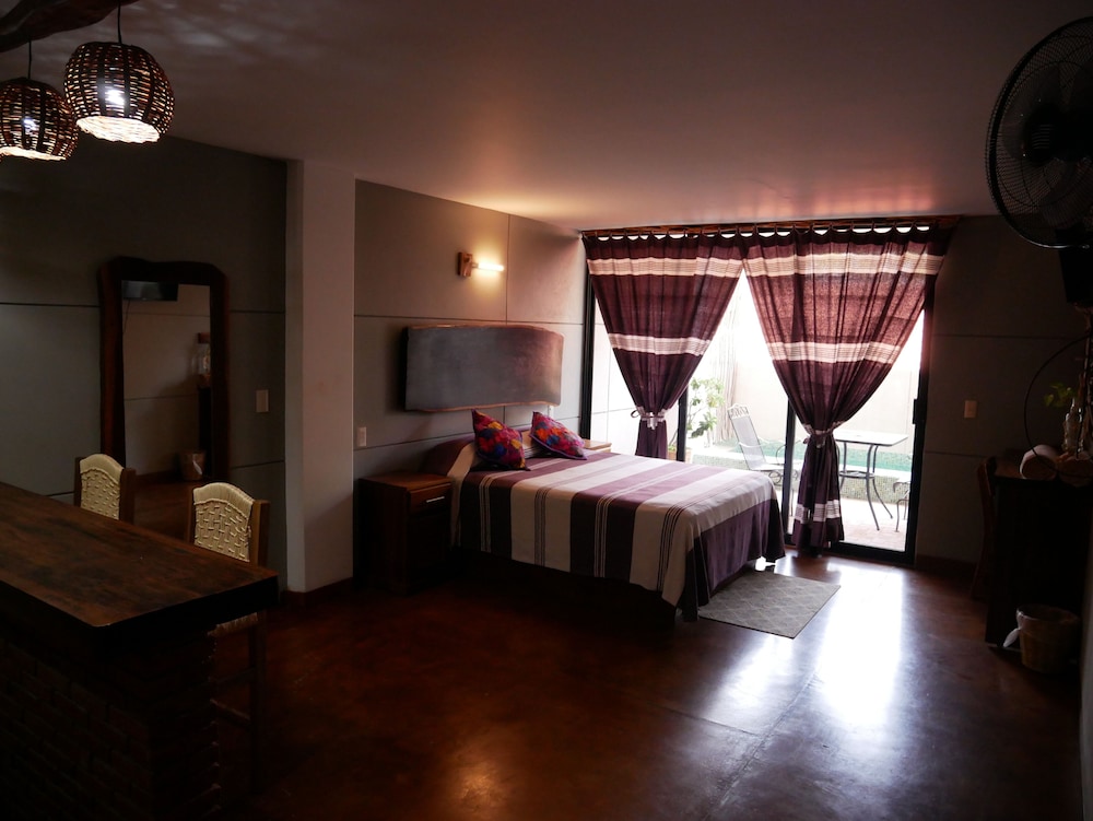 Romantic Studio, Private Pool photo 2