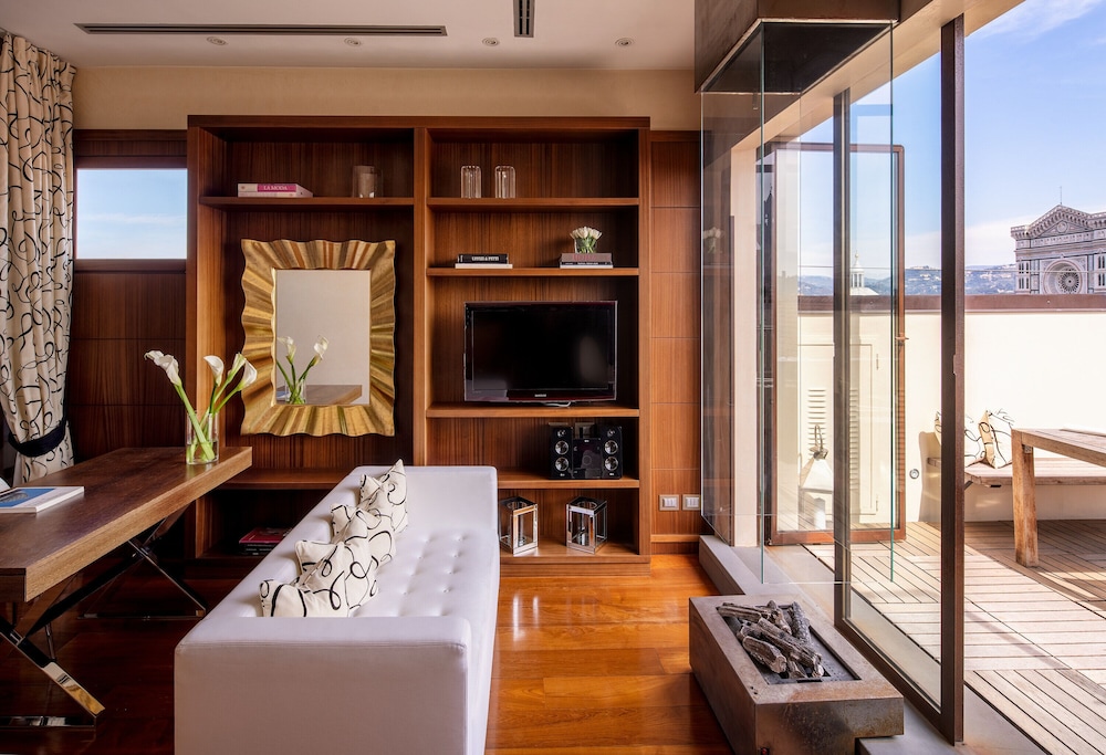 Apartment (Open Space with Duomo View) photo 1