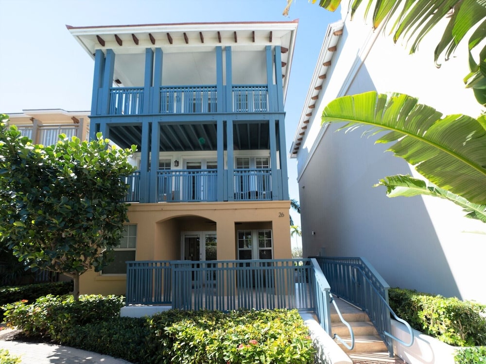 Townhome, Pool View photo 1