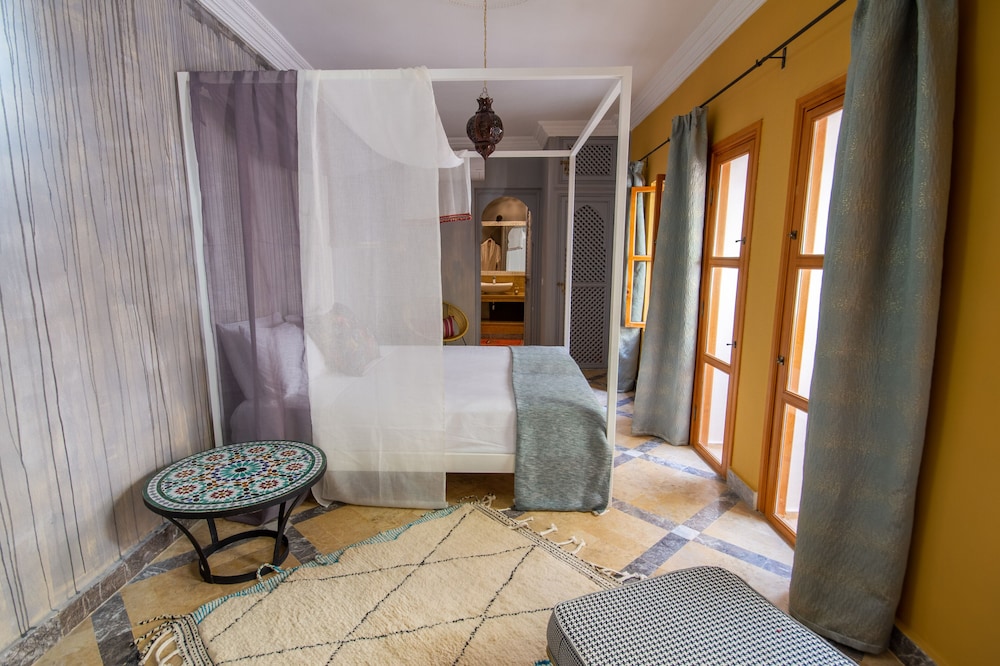 Signature Suite