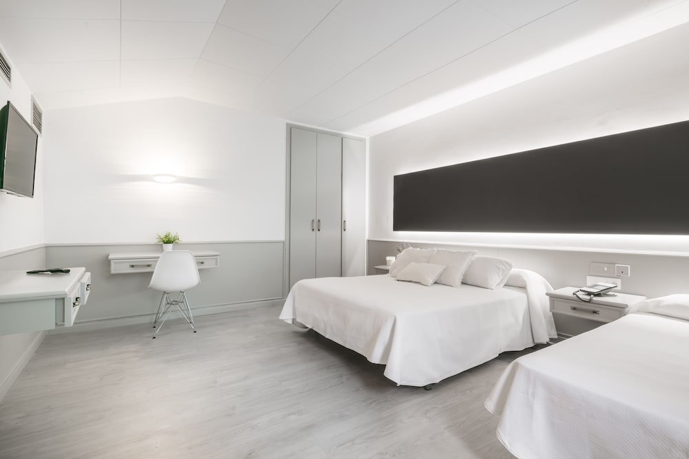 Triple Room - Photo 2