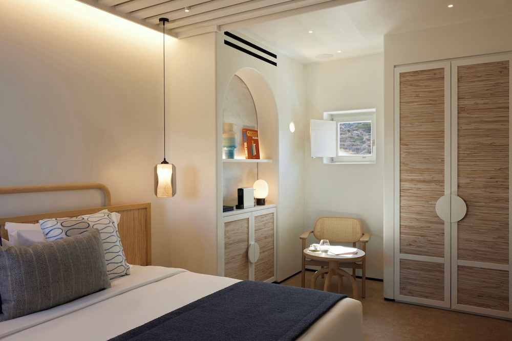 Executive Room Side Or Front Sea - Photo 3