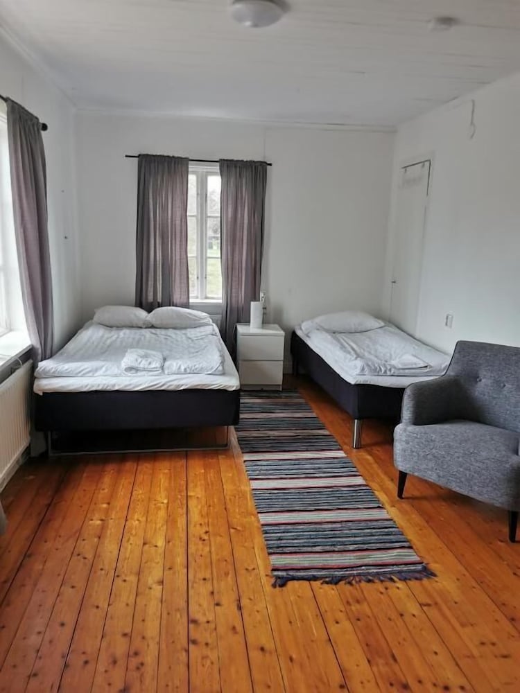 Basic Villa photo 3