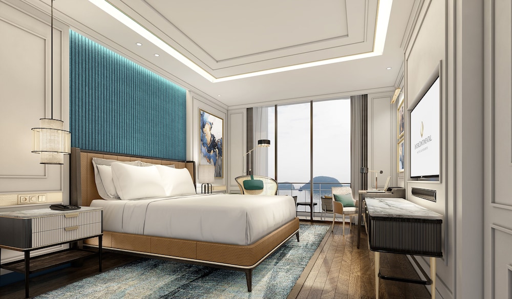 Classic Room, 1 King Bed (Halong Bay View)