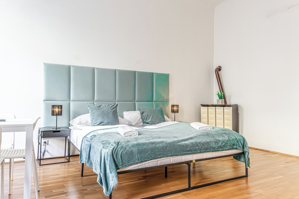 Basic Apartment