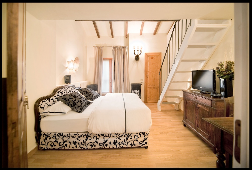 Comfort Room photo 2