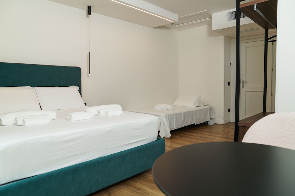 Deluxe Triple Room - Photo 6