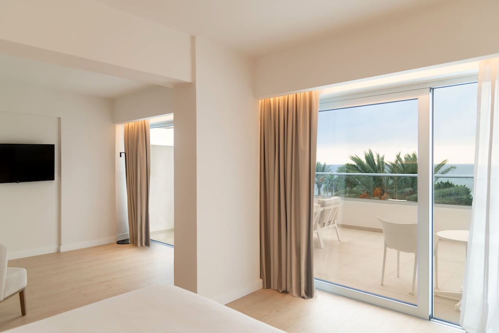 Superior Studio, Sea View - Photo 1