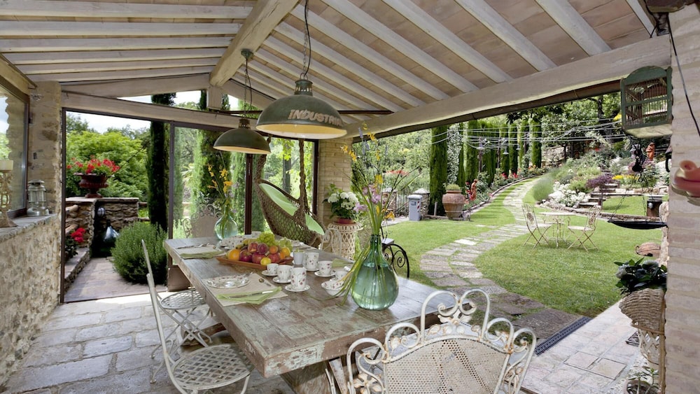 Villa photo 3