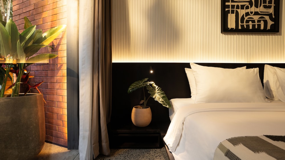 Titik Dua deluxe room - Photo 1