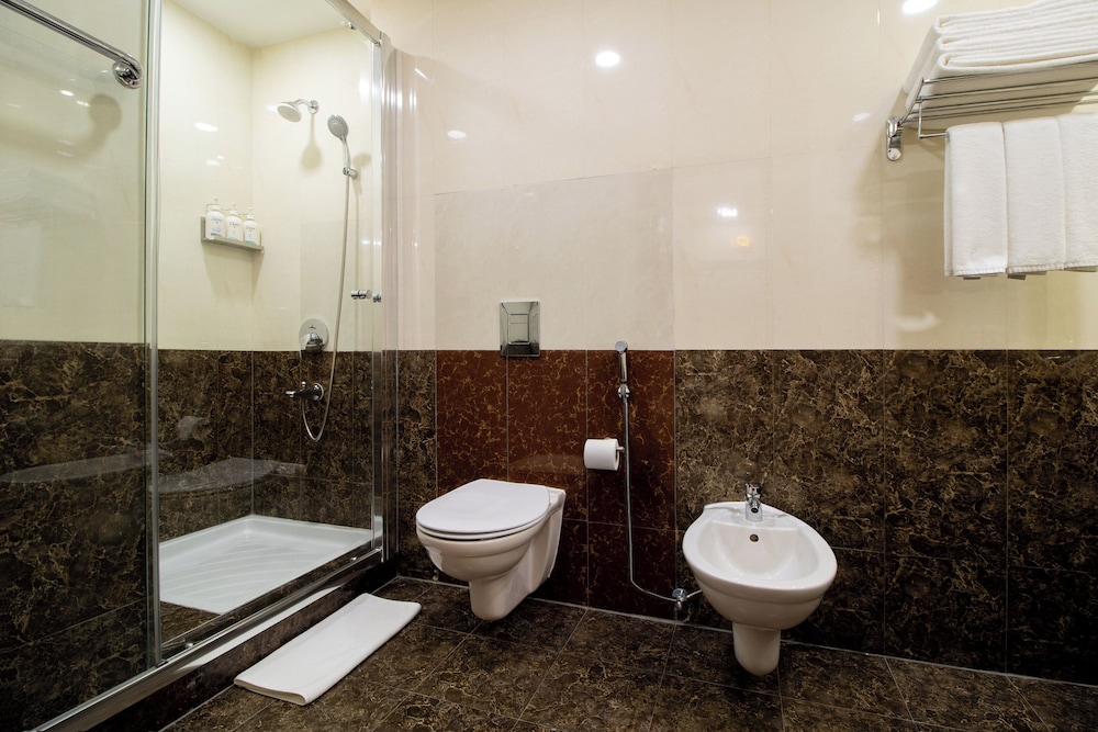 Suite, 3 Bedrooms, Club Lounge Access, Sea View (Dining, Kitchen) - Photo 9