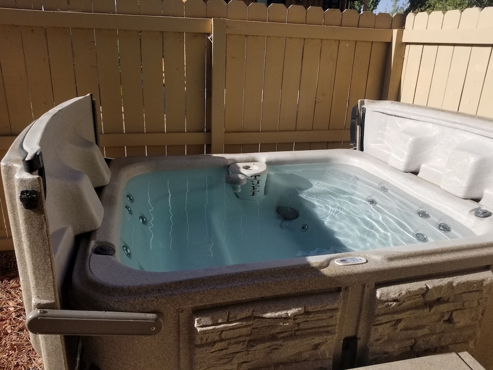 Family Suite, 1 Bedroom, Hot Tub photo 3