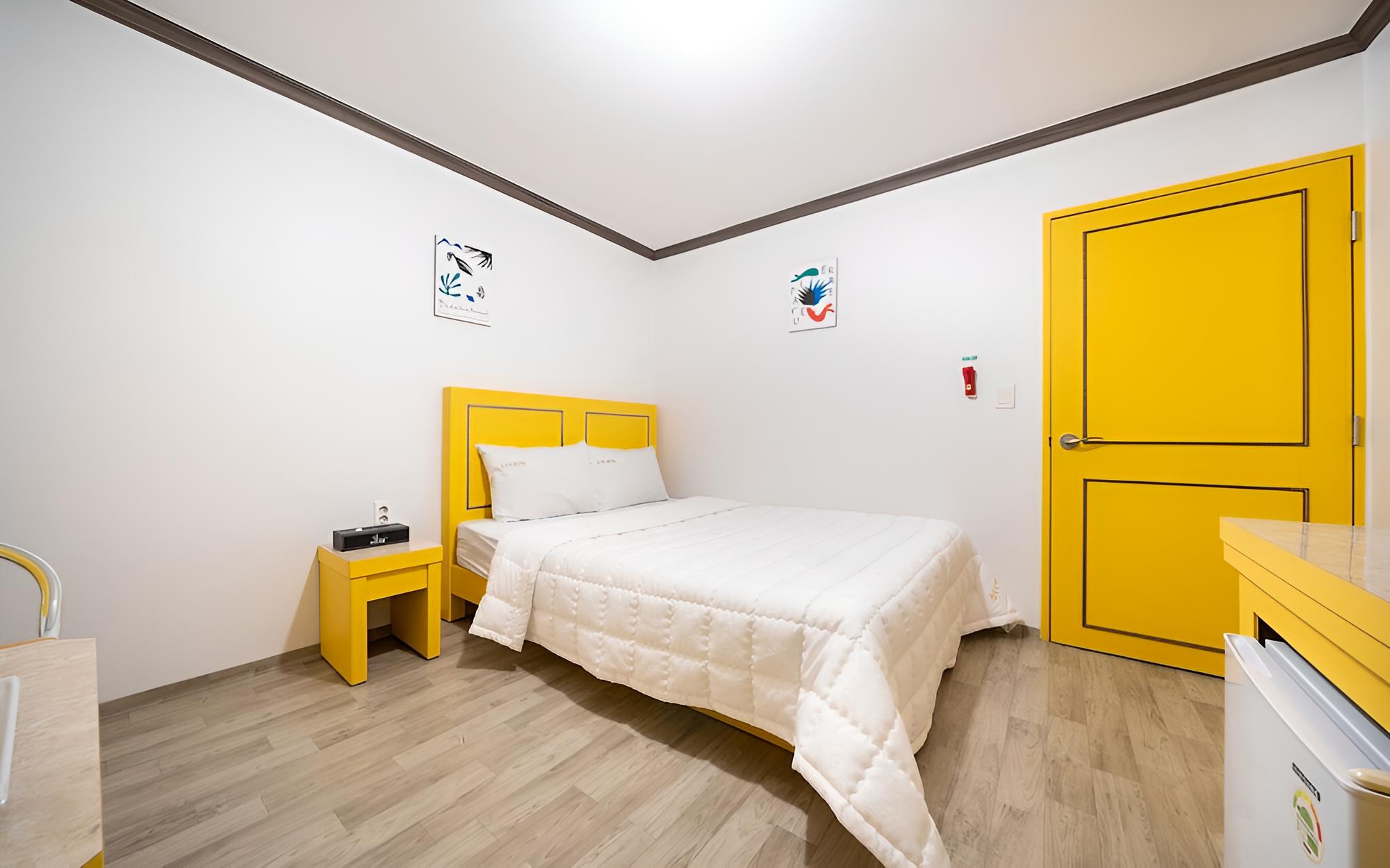 Room (Standard Room) - Photo 8