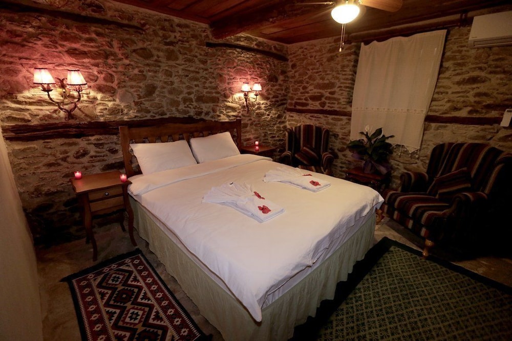 Grand Room photo 2