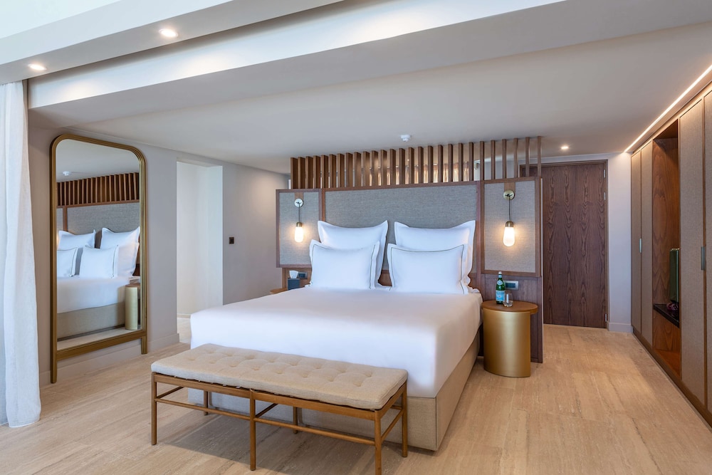 Suite, 1 King Bed, Private Pool (Isla)