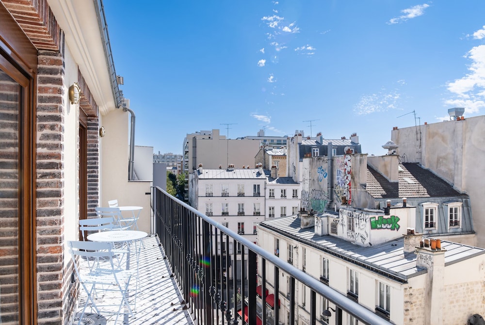 Deluxe Suite, City View photo 3