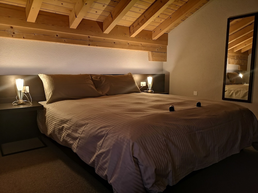 Junior Suite, 1 King Bed with Sofa bed, Balcony, Mountainside photo 2
