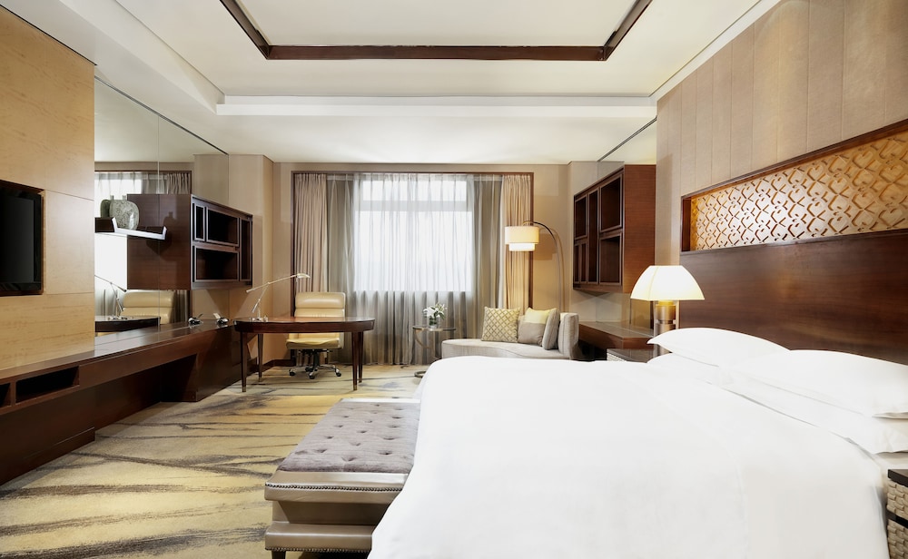 Room, 1 King Bed, City View, Corner