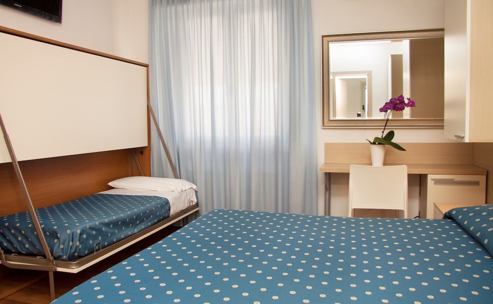 Triple Room - Photo 2