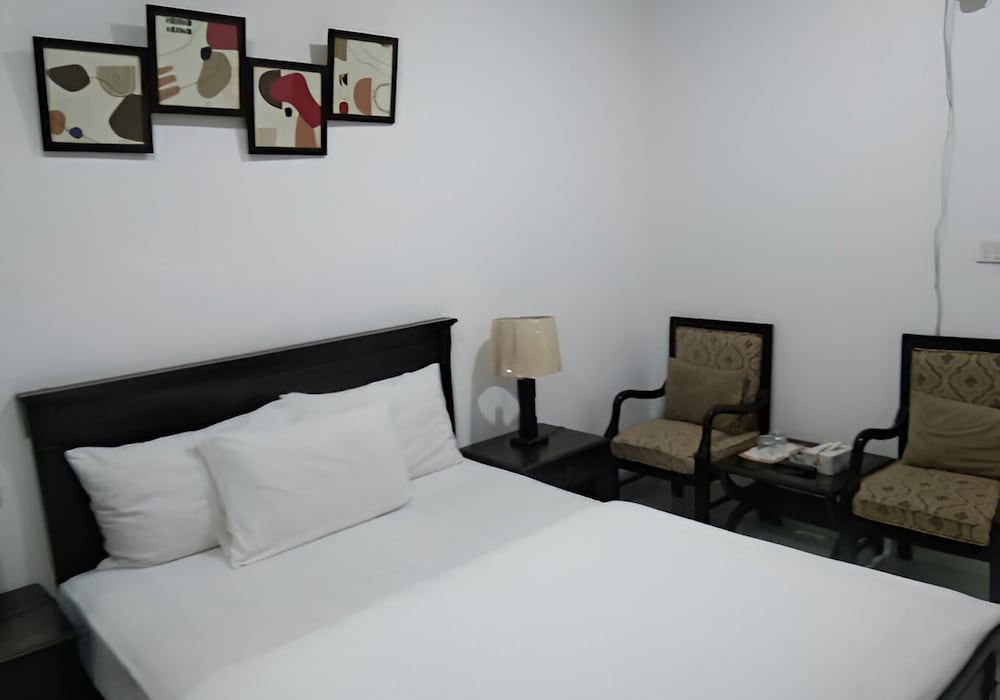 Deluxe Room - Photo 2